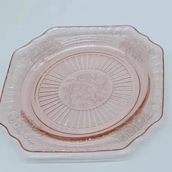 Set of 2 Pink Depression Glass Luncheon Plates (8 1/2") - Picture 2 of 8